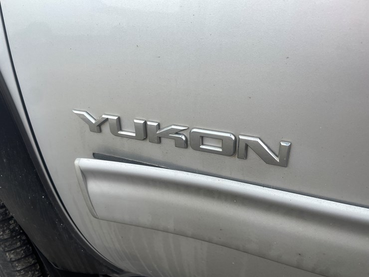 2010-gmc-yukon-image-10