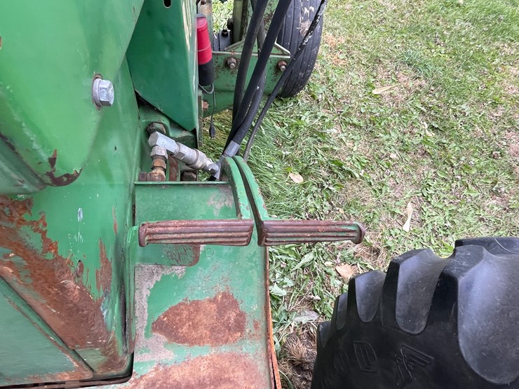 john-deere-4010-image-30