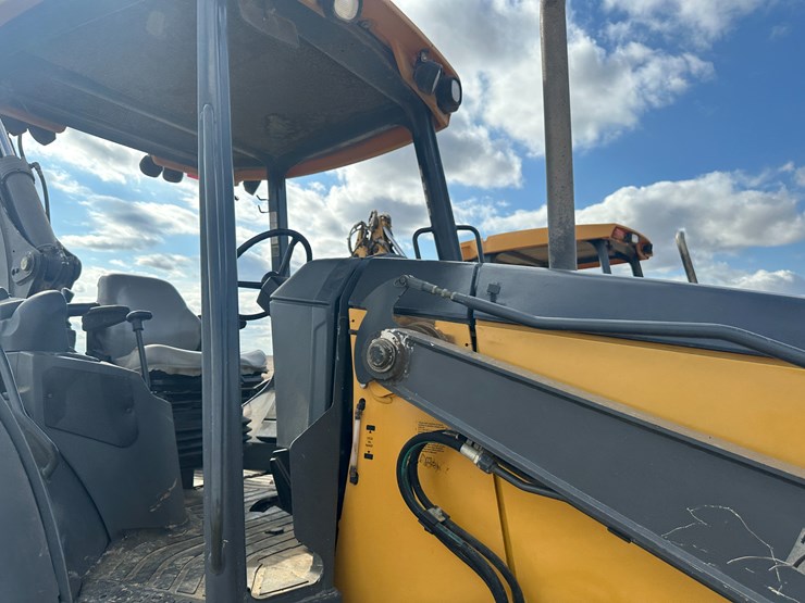 deere-310sj-image-46