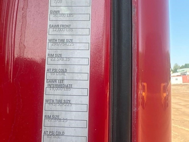 2010-peterbilt-387-image-14