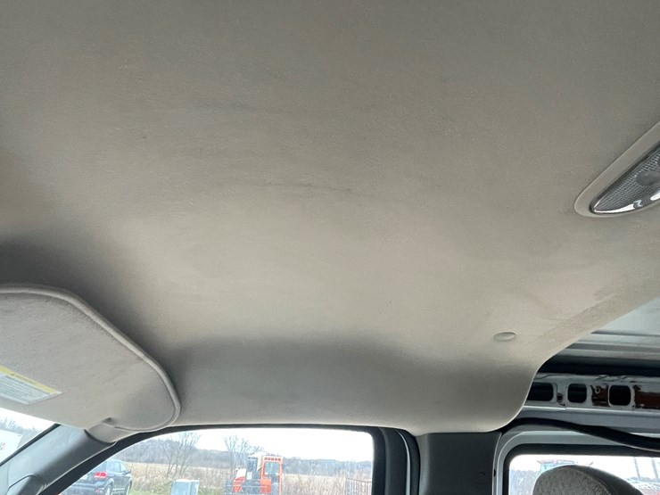 #1064-•-2012-gmc-savana-1-ton-van-(has-wi-title)-image-61