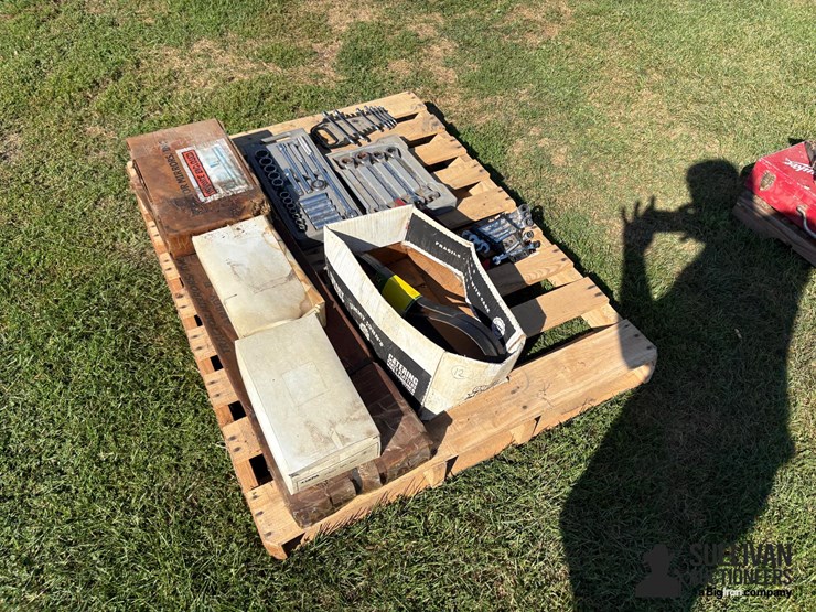 misc-pallet-of-tools-&-parts-image-3
