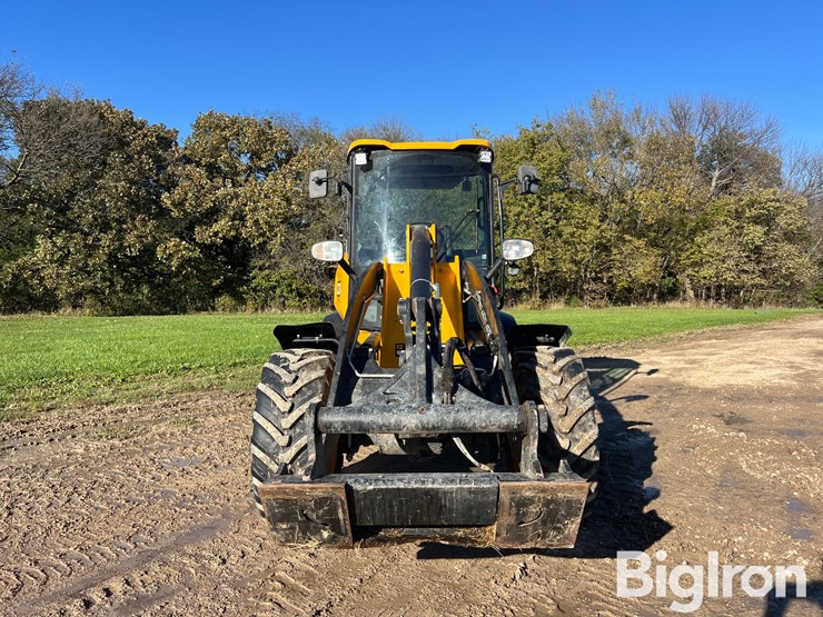 2022-jcb-409-image-2