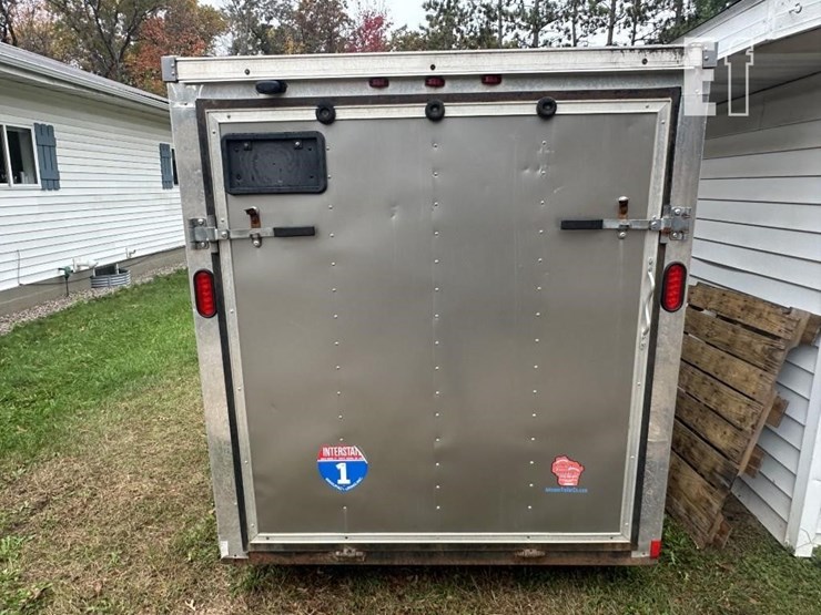 v-nose-enclosed-trailer-image-5