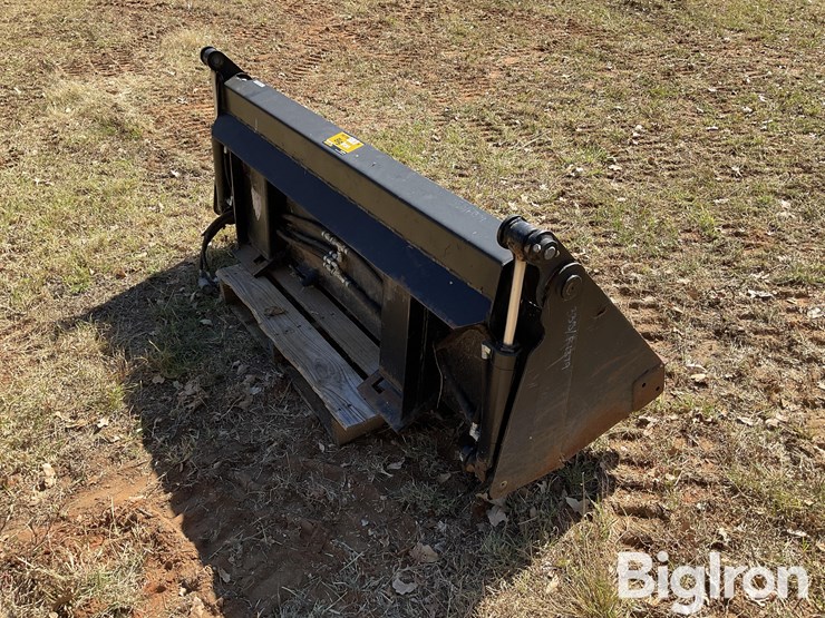 jcb-m335-4-in-1-loader-bucket-image-5