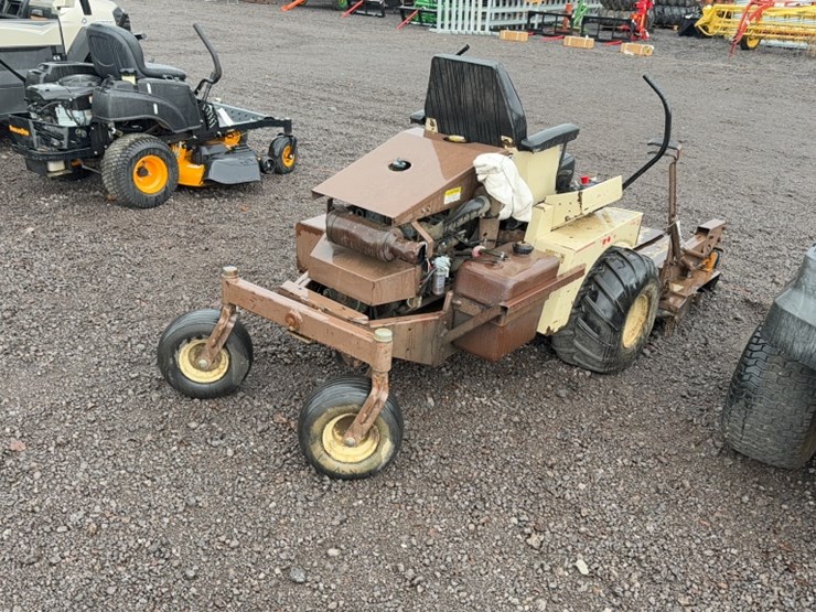 #3098-•-grasshopper-zero-turn-lawn-mower-image-7