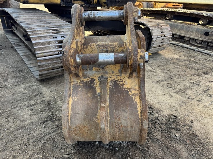 caterpillar-325-image-3