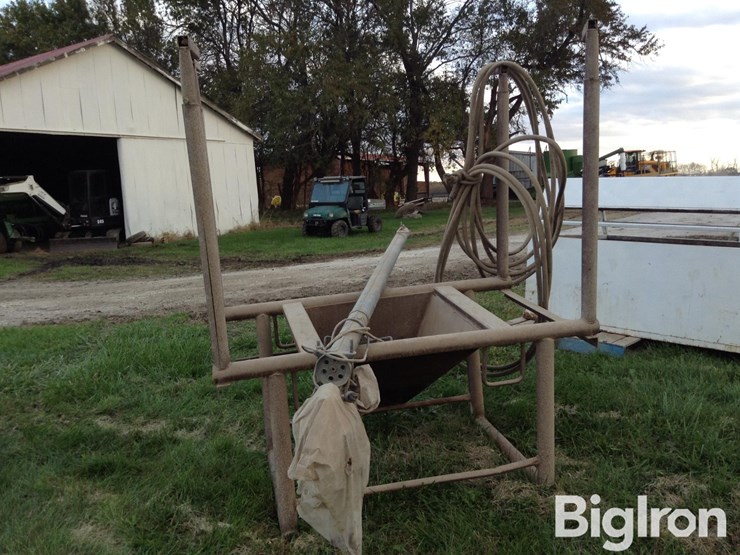 seed-bag-unloader-chute-w/-4"/10'-auger-image-4