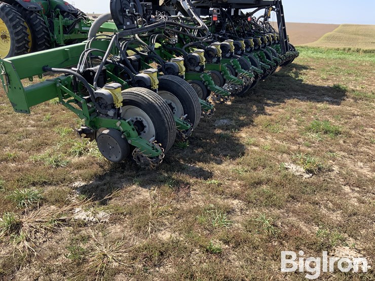 2016-harvest-international-pb4030brt-image-12