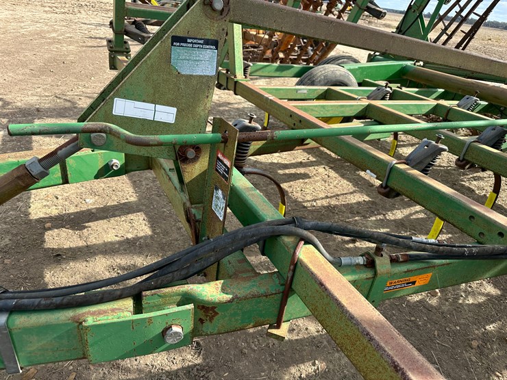 john-deere-38-image-34