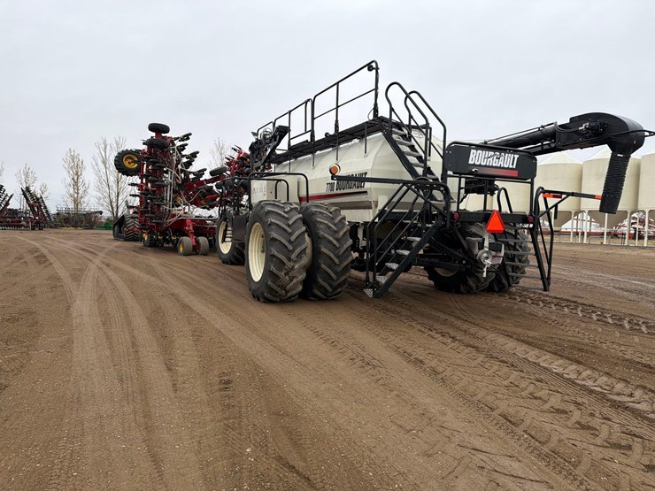 2016-bourgault-3320-66-image-8