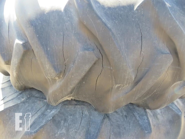 duals-with-hubs-for-1466-ih-image-4