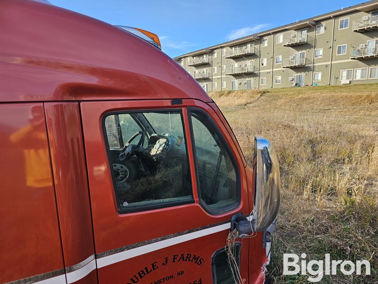 peterbilt-387-image-18