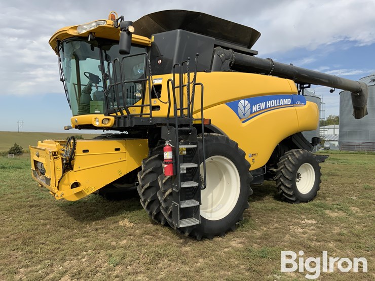 2013-new-holland-cr7090-image-1