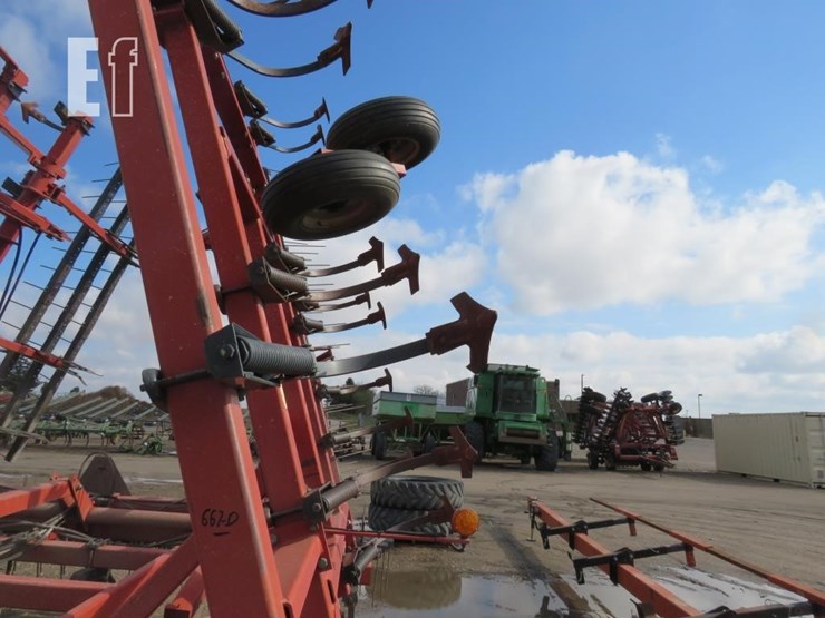 case-ih-4300-image-3