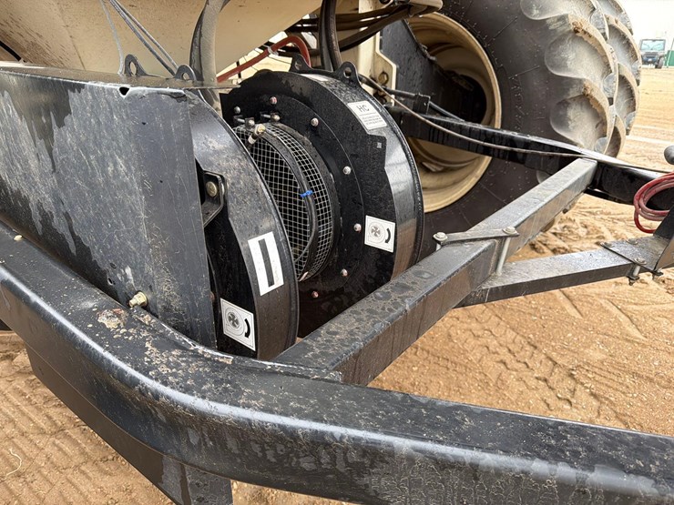 2016-bourgault-3320-66-image-56