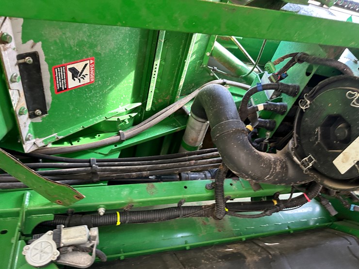 2015-john-deere-s680-image-52