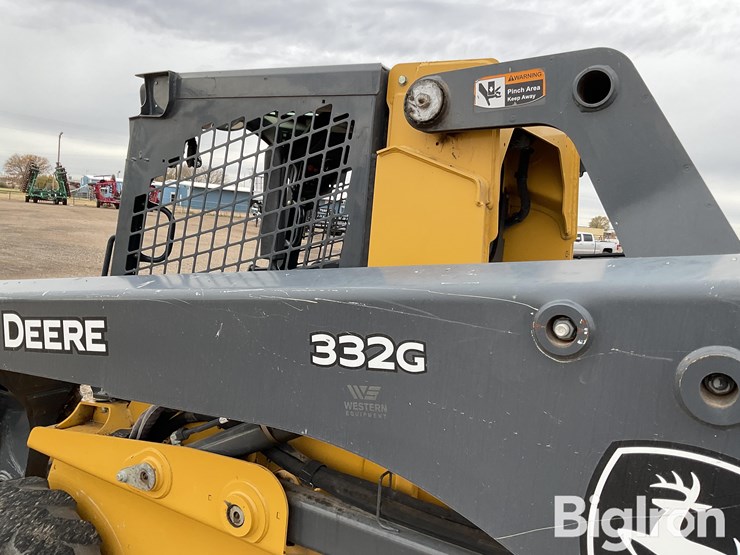 2021-deere-332g-image-16