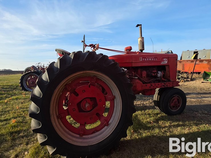 farmall-super-mta-2wd-tractor-image-4