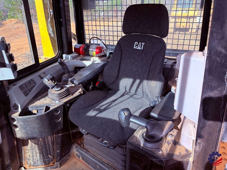 2019-caterpillar-d6t-xw-image-101