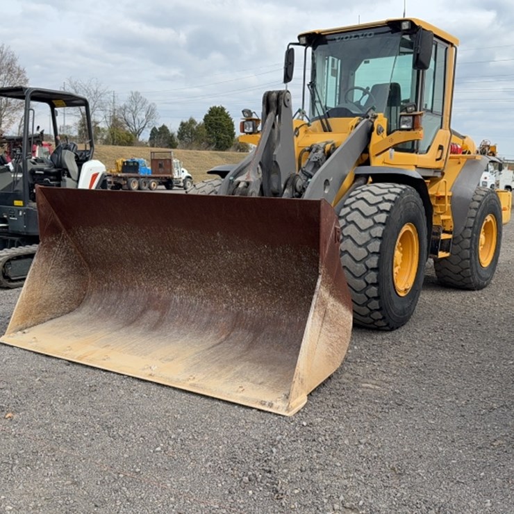 VOLVO L90F