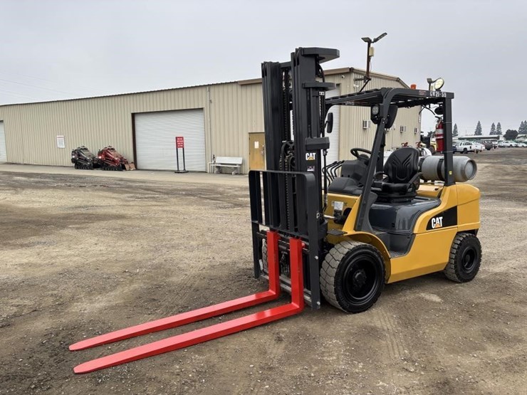 2021-caterpillar-gp30n-image-1