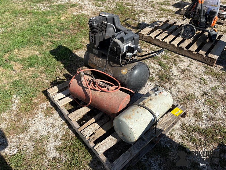 air-compressor-w/-air-tanks-image-5