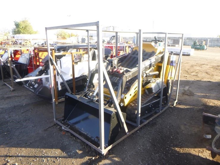 2025-cfg-ktt-(a)27-skid-steer-track-loader-image-1