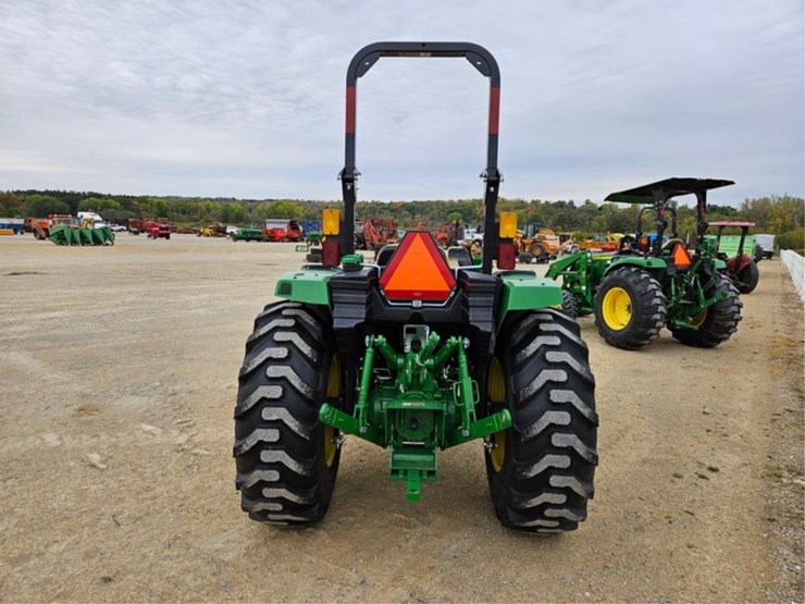 #3081-•-john-deere-4052-4x4-tractor/-400e-loader-image-4