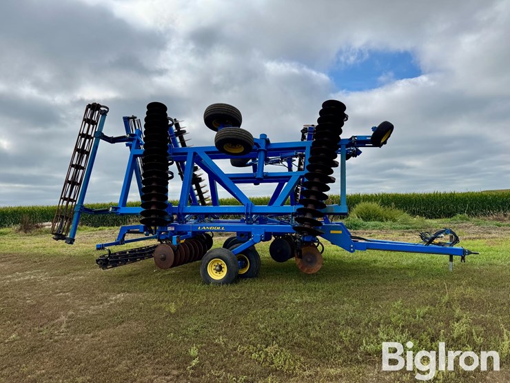 2010-landoll-7431-29-image-4