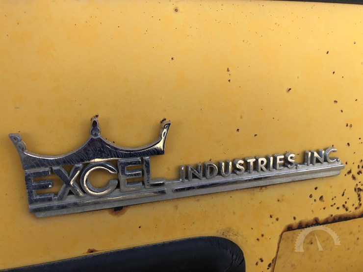 minneapolis-moline-m602-image-10