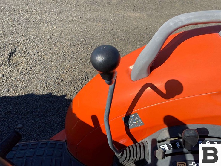 kubota-l4240d-tractor-image-46