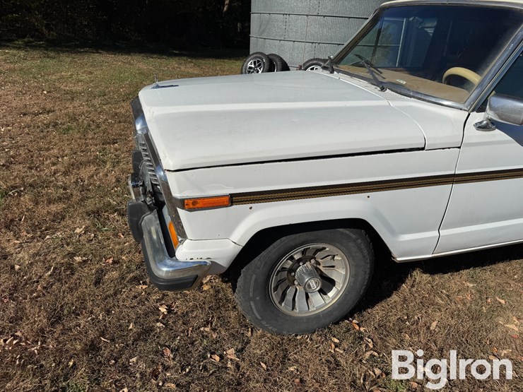 1985-jeep-grand-wagoneer-4x4-suv-image-9