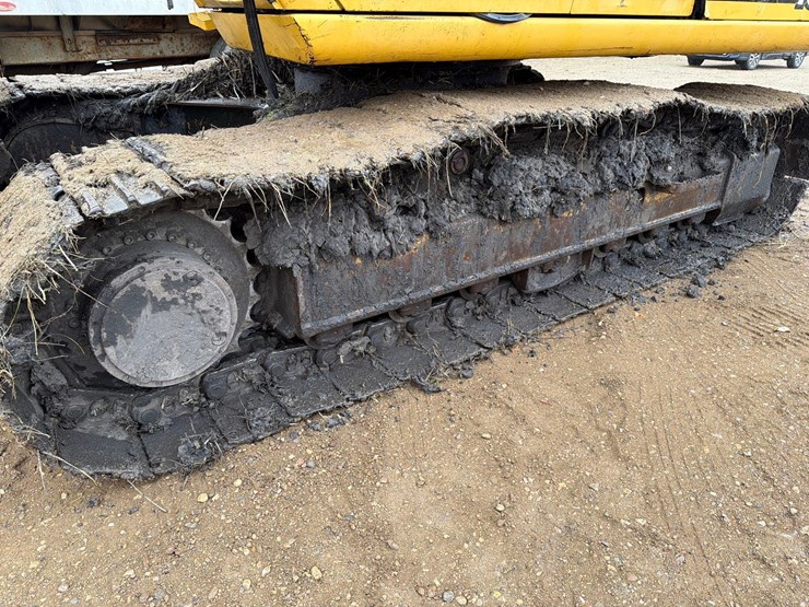 deere-160-lc-image-40