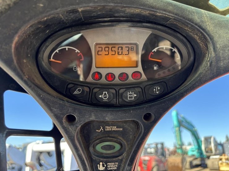 2013-bobcat-t550-image-29