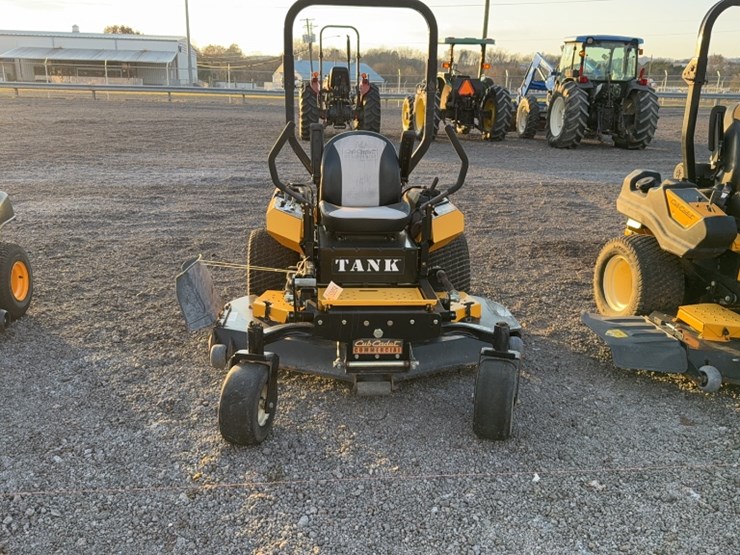 #3096-•-2011-cub-cadet-tank-zero-turn-lawn-mower-image-2