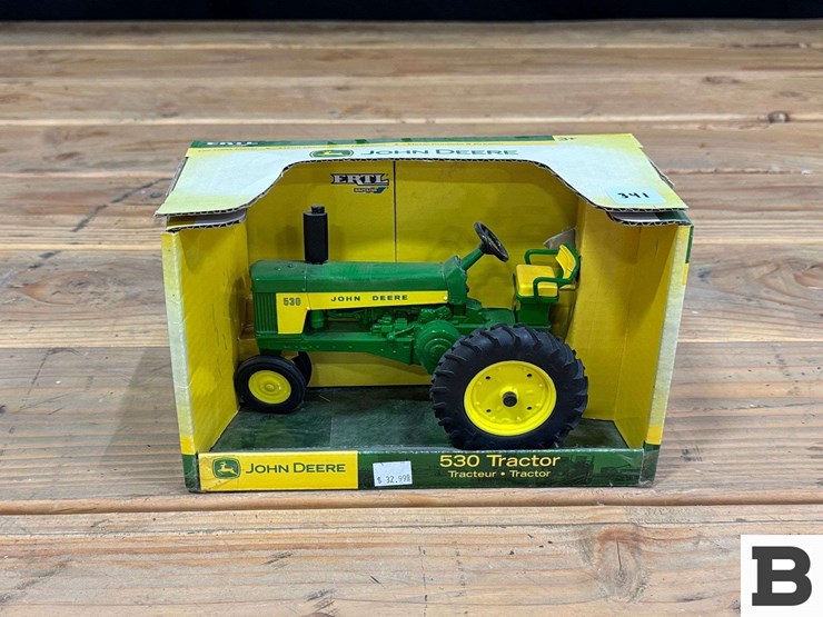 ertl-die-cast-replica-john-deere-530-tractor-1:16-scale-image-1