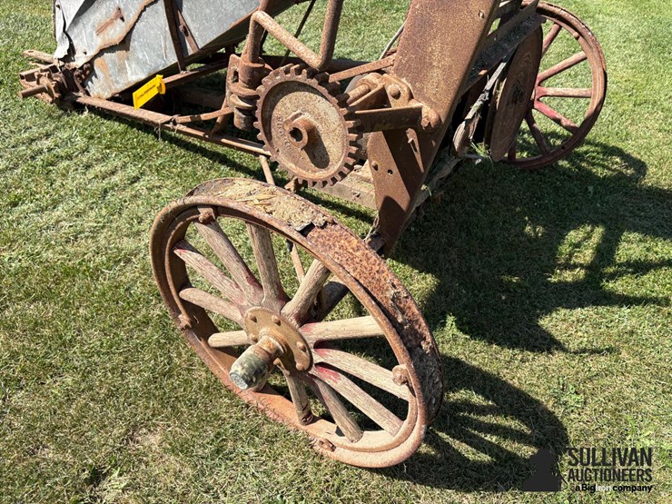 john-deere-paddle-elevator-image-17