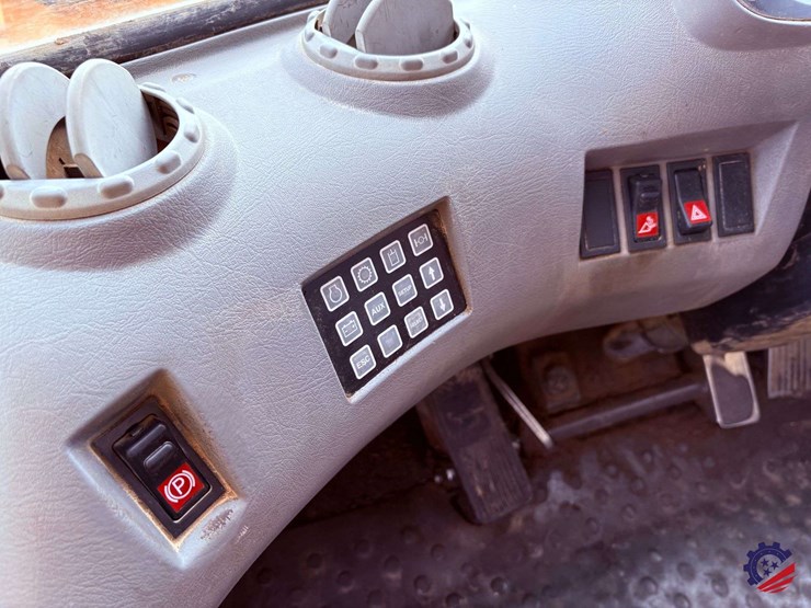 2004-volvo-l60e-image-72