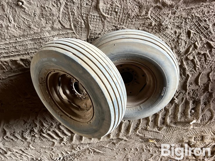 implement-9.5l-15sl-tires-image-1