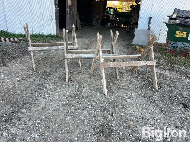 folding-sawhorses-image-9