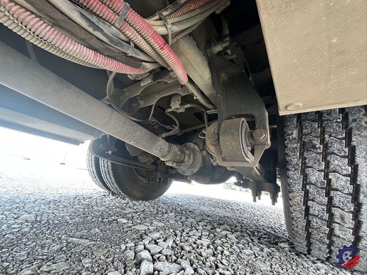 2013-ford-f750-image-24