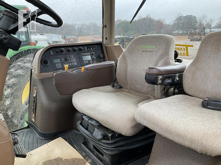 john-deere-8230-image-7