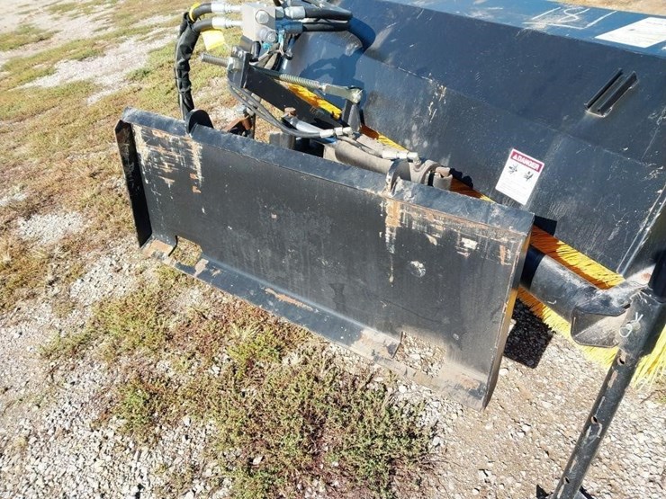 john-deere-ba84-worksite-pro-qa-sweeper-image-4