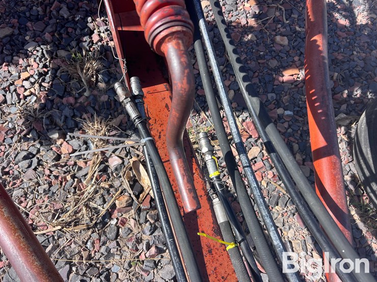 massey-ferguson-820-image-13