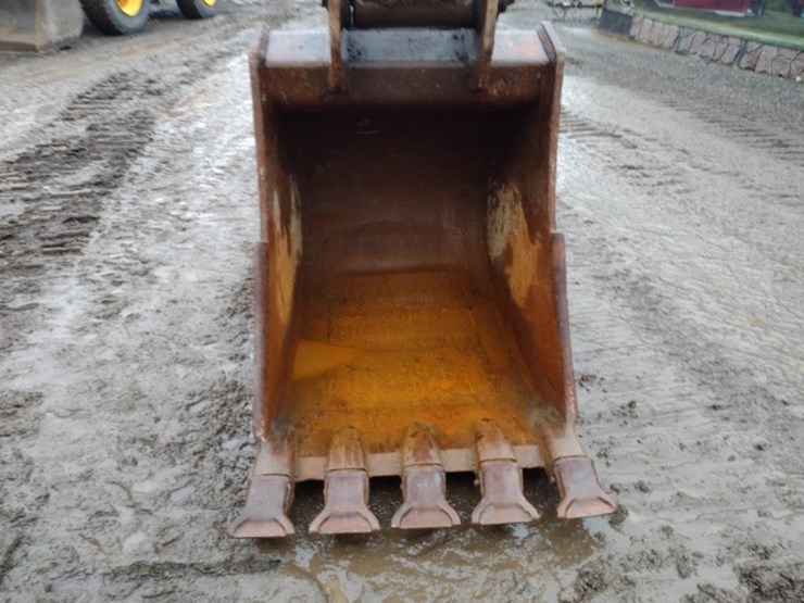 deere-200-lc-image-14