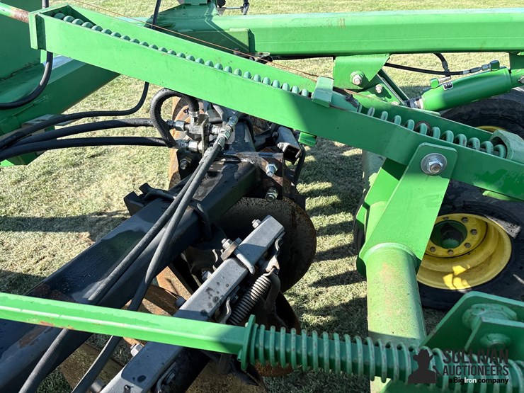 2010-john-deere-637-image-12