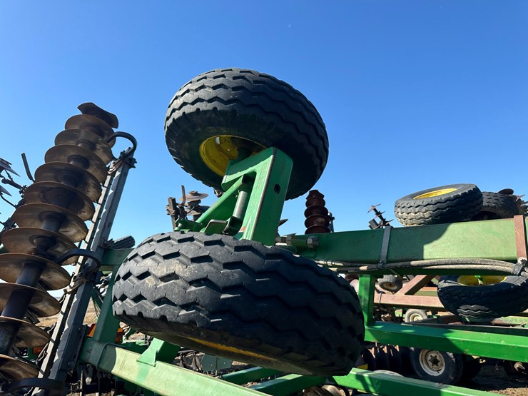 john-deere-26-image-11