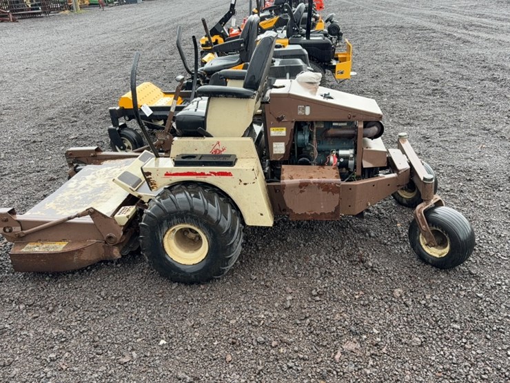 #3098-•-grasshopper-zero-turn-lawn-mower-image-10