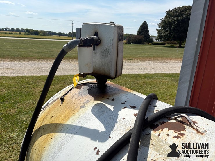 1,000-gal-fuel-tank-w/electric-pump-image-12